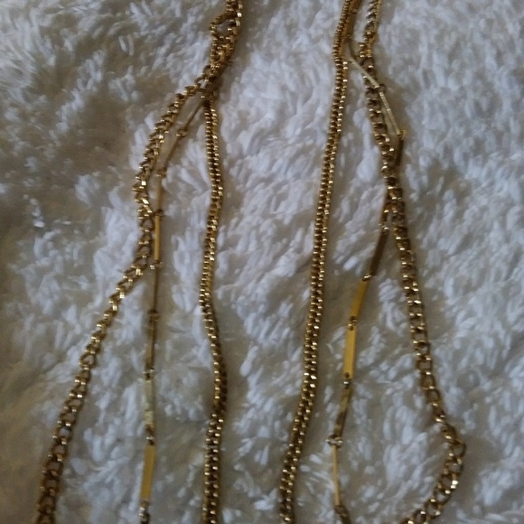 Beautiful gold tone 3 strand necklace - Picture 3 of 4